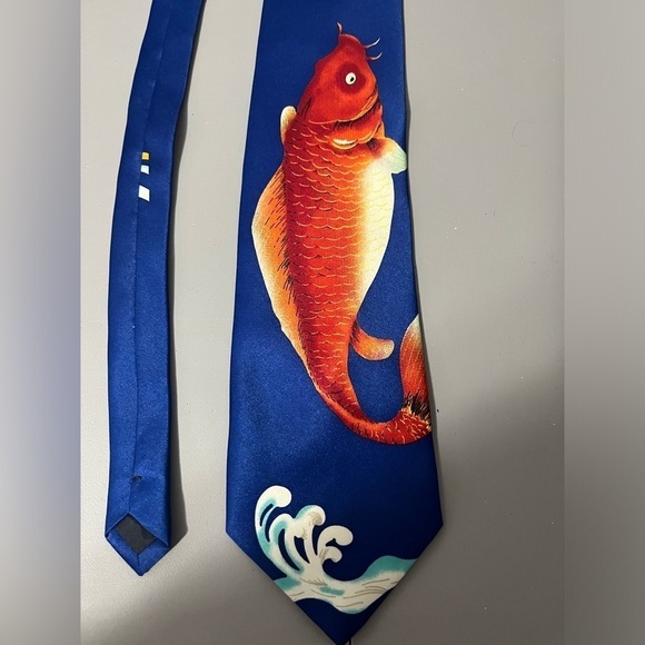 3/25$ (Mix&Match) Blue Fish Tie - Picture 5 of 6